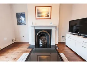 Spacious 2 Bedroom Flat in Queens Park - Sleeps 6 - Image 5
