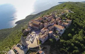 Awesome Home in Porozina With Wifi and 2 Bedrooms - Image 3
