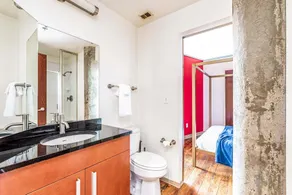 2BR Park Ave Townhome with parking by Cozysuites - Image 5
