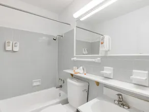 OYO Hotel San Antonio Airport South by OYO Rooms - Image 2