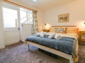 Spring Cottage - Image 5