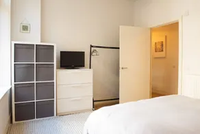 Modern 3 Bedroom Ground Floor Flat Near Finsbury Park - Image 2