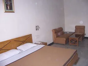 Hotel The Komfort Inn - Image 2