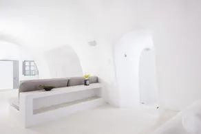 Insolito Villa - Image 2