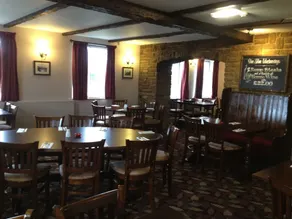 White Swan, Deighton - Image 2