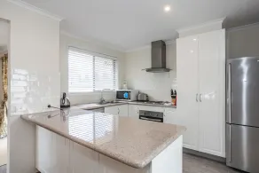 Beachfront Cottages Torquay - Image 4