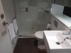 Amazing Accommodations South Yarra - Image 4
