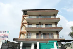Oyo 9380 Near Artemis Hospital - Image 3
