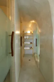 Rhenia's Suites - Image 4