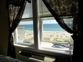 Misquamicut Beach Front Inn - Image 3