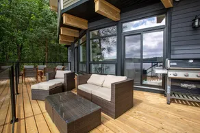Blissful Sands A Fabulously Newly Renovated Cottage on Lake Joseph! - Image 2
