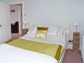 Riverside Apartment Rye - Image 5