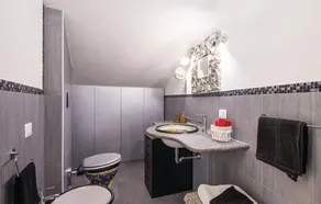 Amazing Home in Roma With Wifi and Outdoor Swimming Pool - Image 2