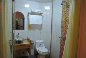 Town Youth Hostel - Huangshan - Image 5