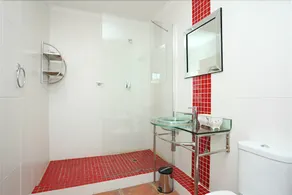 Ikhaya Guest House - Image 3