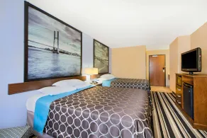 Super 8 by Wyndham Fairfield - Image 3