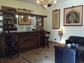 Voila Hotel - Image 2