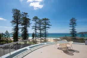 Manly Surfside Apartments Bella Vista - Image 2