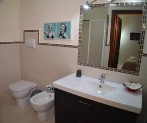 Madison House - Image 4