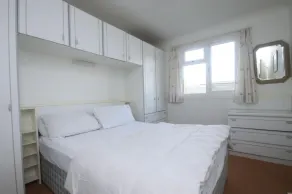 42A Medmerry Park 2 Bedroom Chalet - No Manual Workers Allowed - Image 2