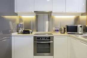 Bright and Modern Apt With Balcony Near Burj Khalifa - Image 2