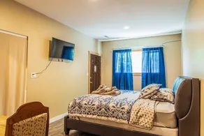Cozy Fremont Studio With King Bed - Image 3