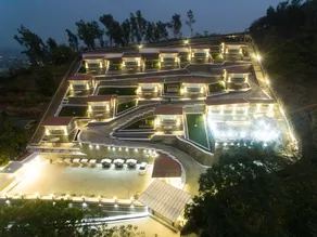 LXR Chalets - Image 5