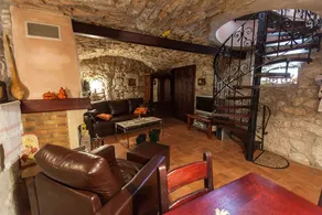 House Hedonia - Image 4