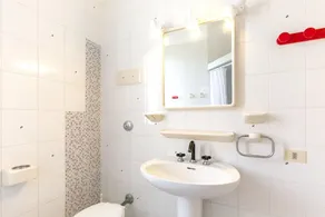2 bedrooms appartement at Punta Braccetto 40 m away from the beach with sea view enclosed garden and - Image 3