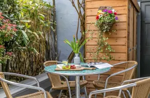 Beach Cottage - Nautical-themed Cottage in Central Totnes - Image 5