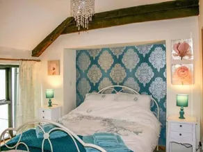 Bramble Cottage - Image 2