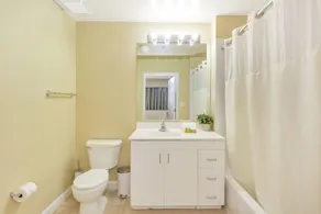 Dharma Home Suites JC at Exchange Place - Image 5