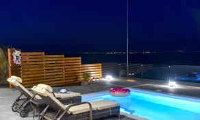 Aurora Luxury Retreat - Beachfront & Private Pool - Image 2