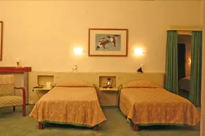 Sardar Samand Palace - Image 3