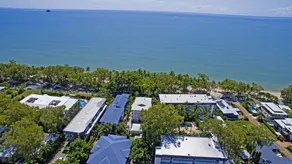 Oceanfront Breeze with Ultimate Beach Views 5 - Image 4