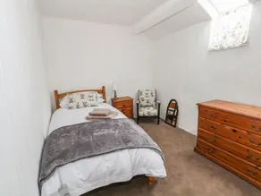 Curlew Cottage - Image 2