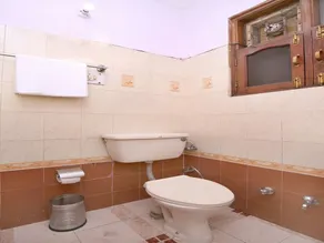 Hotel Yogesh And restaurent - Image 5