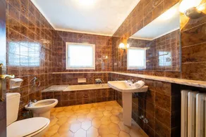HomeHolidaysRentals Fragance Apartment - Image 4