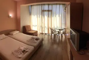 Hotel Hawaii Lozenets Beach Resort - Image 4