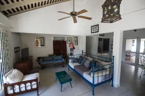 Beach Villa Yellow Canary - Image 4
