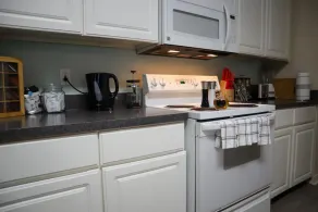 Upgraded 3 bed apt Close to Beaches and Mayo Clinic - Image 5