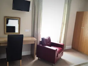 Palm Grove Hotel - Image 4