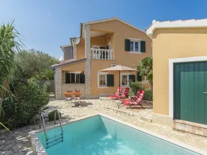 Comfortably and lovingly furnished villa with pool for a relaxing family holiday - Image 3