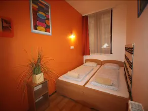 Broadway Hostel & Apartments - Image 2