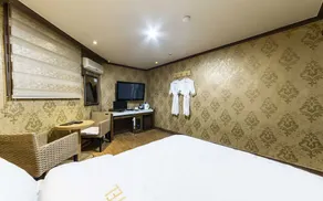 Goodstay Feel Hotel - Image 5