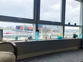 Harbour View Luxury Apartment with Parking - Image 3