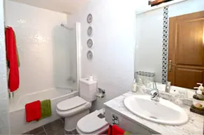 5 bedrooms house with enclosed garden and wifi at Aldehuela - Image 2