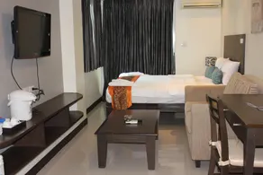 Sooksabai Jomtien Beach Hotel - Image 2