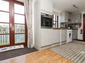 Phoenix Cottage - Image 4