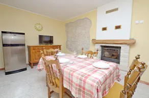 House Zora - Image 5